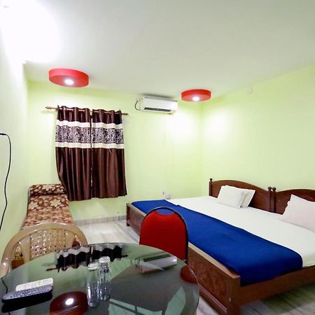 Arackal Tourist Home Tripunithura ภายนอก รูปภาพ