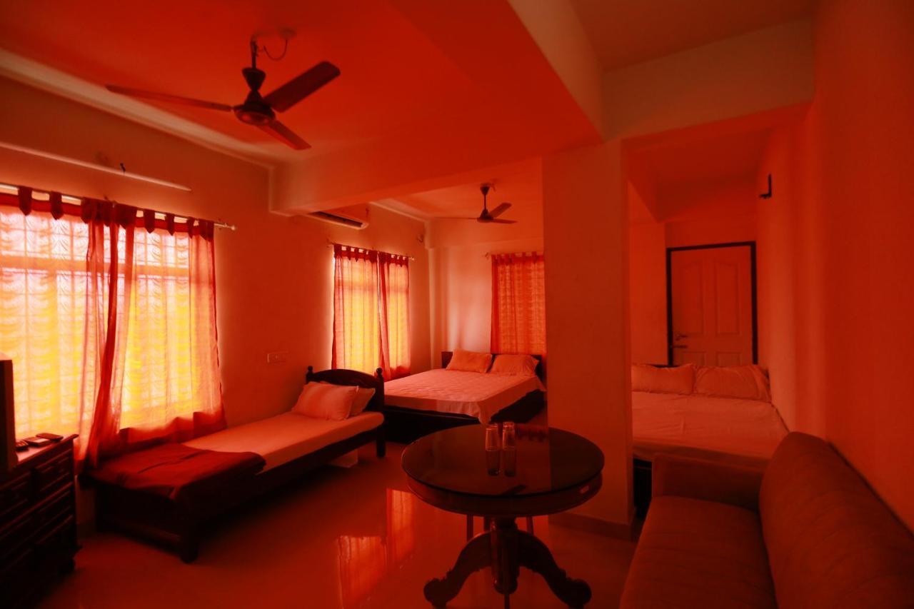 Arackal Tourist Home Tripunithura ภายนอก รูปภาพ