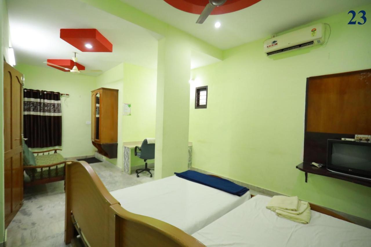 Arackal Tourist Home Tripunithura ภายนอก รูปภาพ