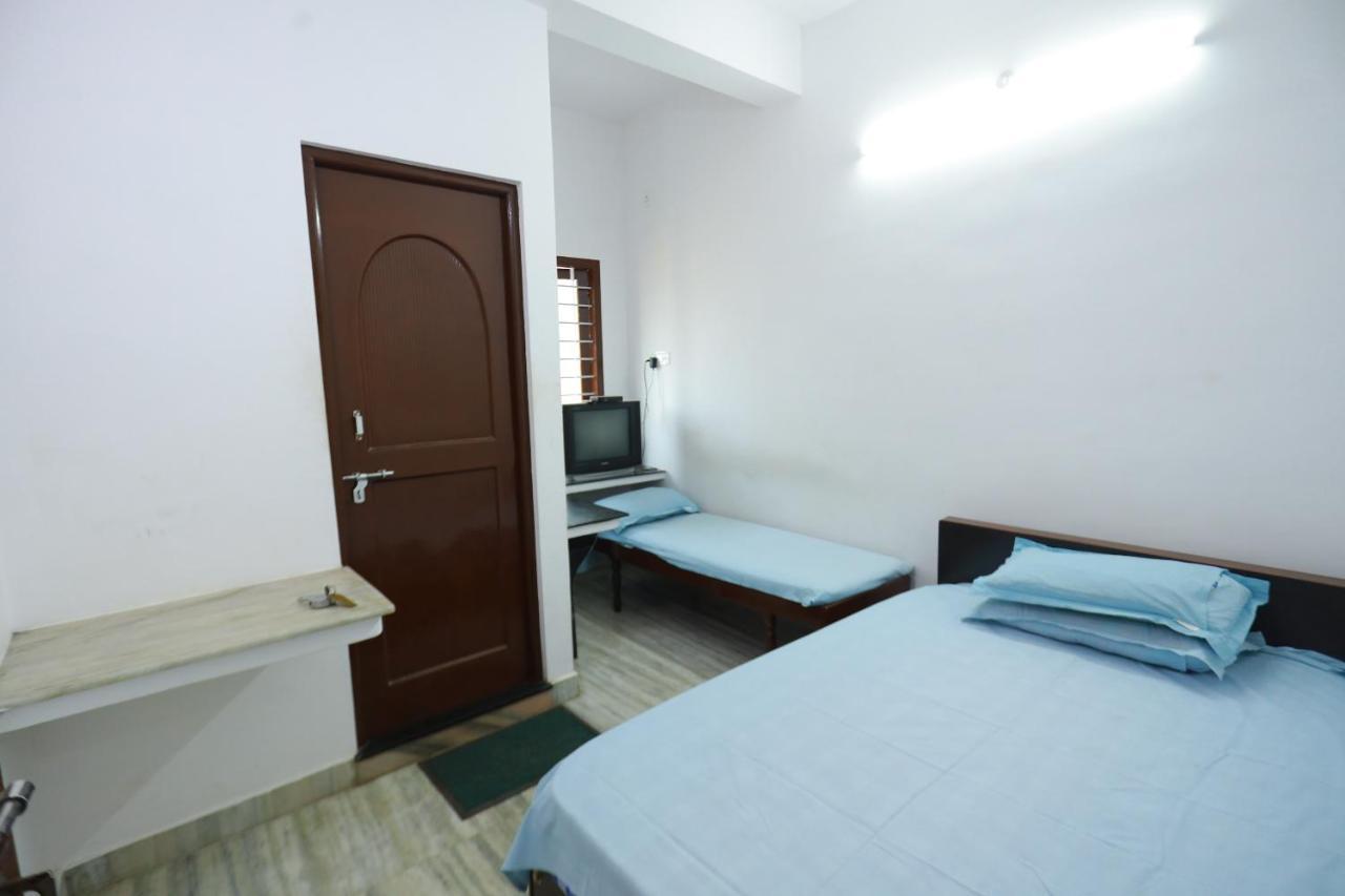 Arackal Tourist Home Tripunithura ภายนอก รูปภาพ