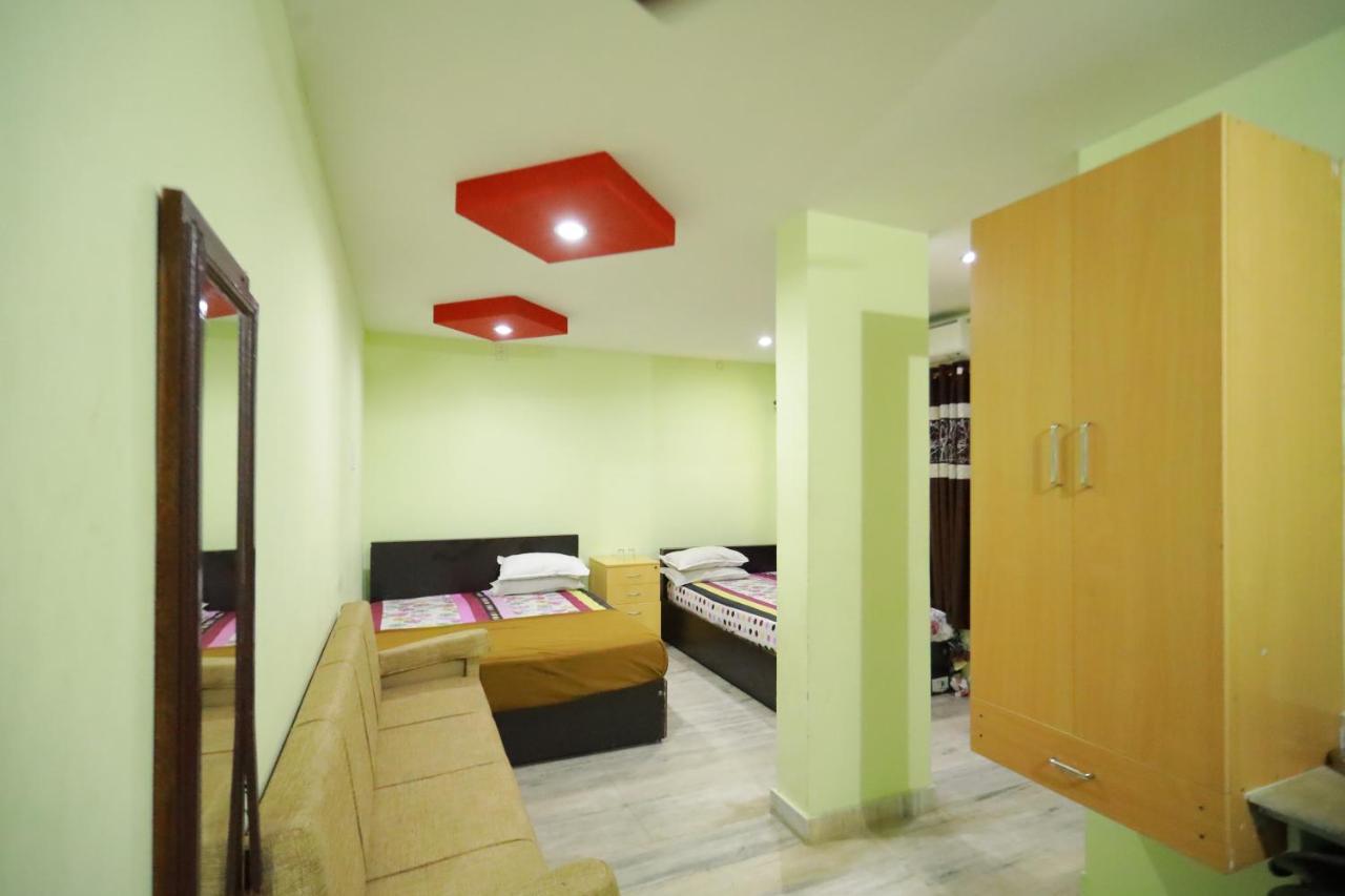 Arackal Tourist Home Tripunithura ภายนอก รูปภาพ