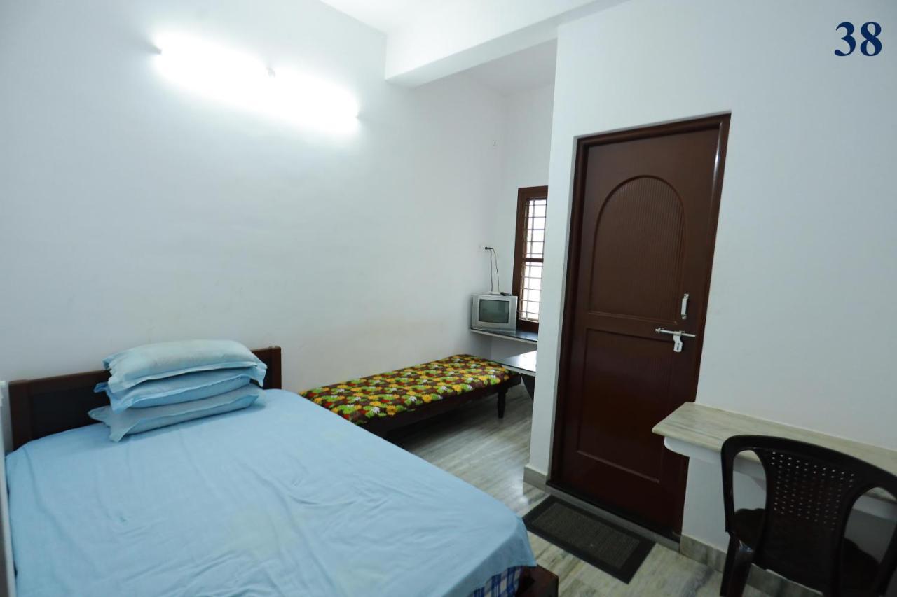 Arackal Tourist Home Tripunithura ภายนอก รูปภาพ