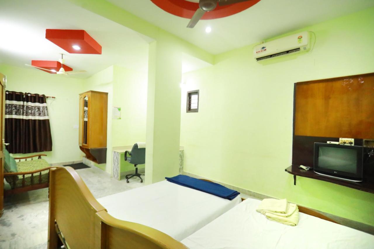Arackal Tourist Home Tripunithura ภายนอก รูปภาพ
